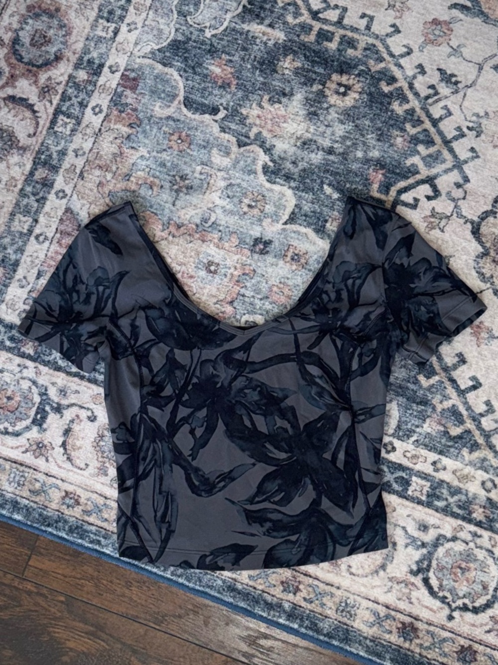 Lululemon Align T-shirt
Botanical Bloom Anchor Multi - Grey Black Floral - Picture 6 of 8